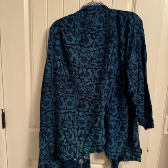 Blue kimono with embroidery size XL from Monsoon UK 100% viscose - Picture 3 of 5